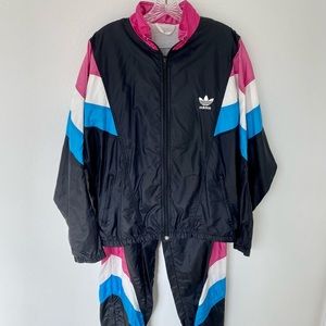 Adidas men’s L size casual jogging suit 2 piece set.